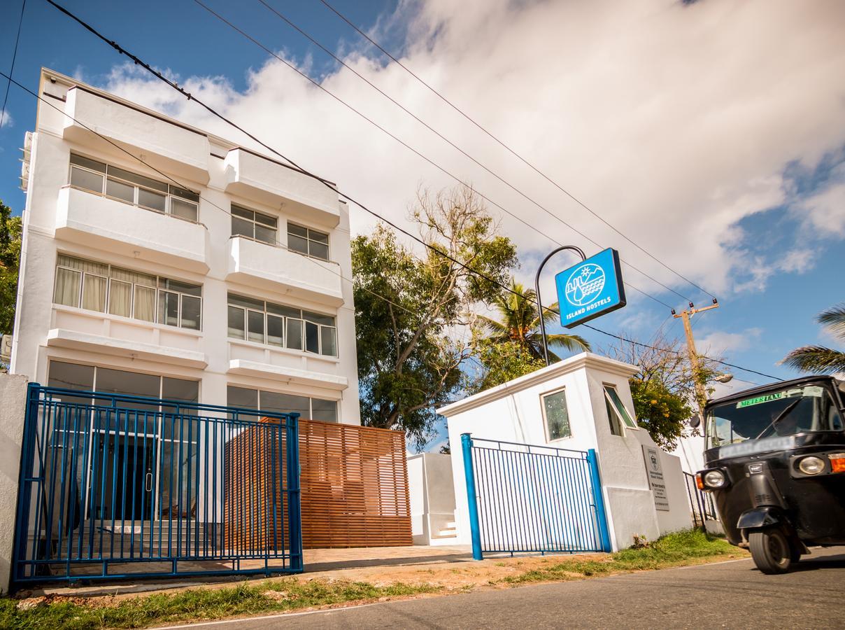 Island Hostels Mount Lavinia Dehiwala-Mount Lavinia Eksteriør bilde